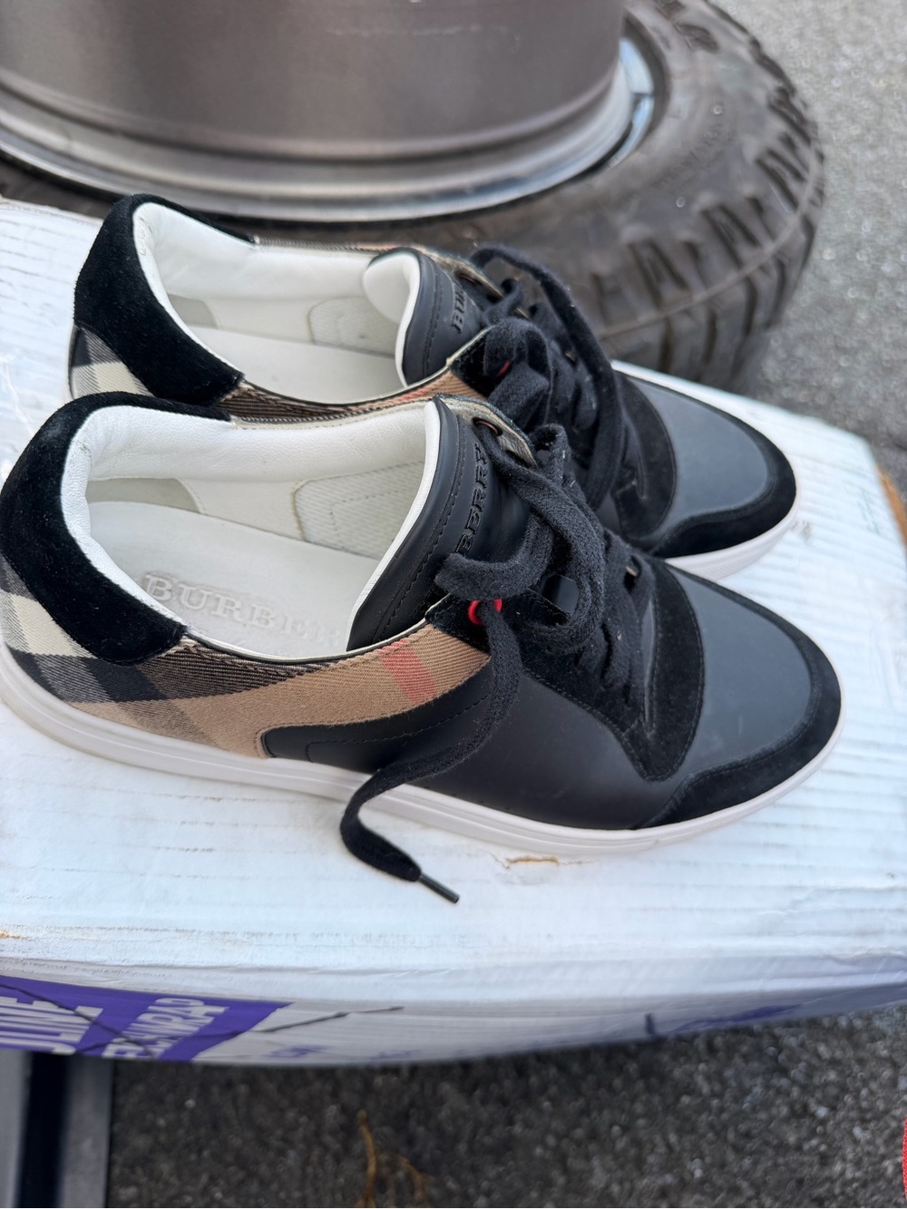 Burberry Black Leather & Beige Nova Check Low-Top Sneakers